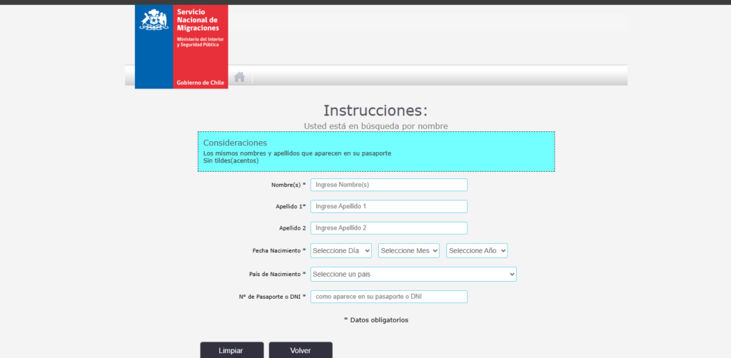 Captura de pantalla de Auto Consulta de extranjería por nombre en Chile, con campos para nombres, apellidos, fecha de nacimiento, país y pasaporte o DNI