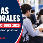Postulante entregando su currículum a una reclutadora junto al título «Ferias laborales: Chile, octubre 2026».